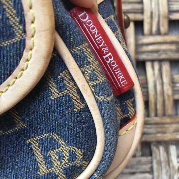 VTG Dooney & Bourke Small Signature Denim & Leather Banana Bag Y2K - Picture 3 of 13